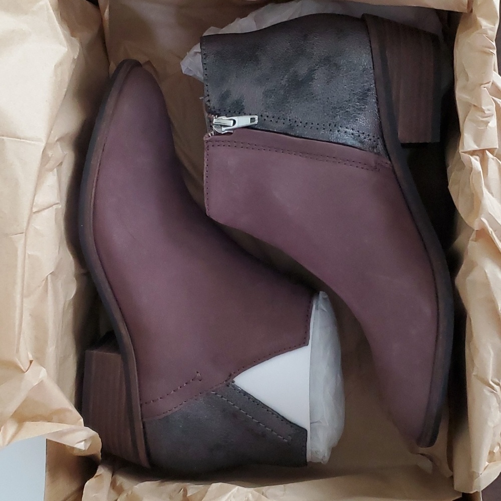 Frye and Co. Caden Bootie 7 - Picture 2 of 9